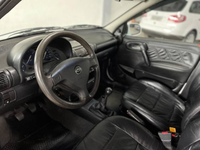 CHEVROLET - CORSA - 2002/2003 - Branca - R$ 23.900,00
