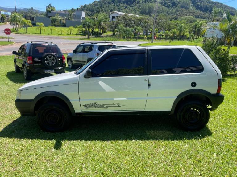 FIAT - UNO - 2013/2013 - Branca - R$ 26.900,00