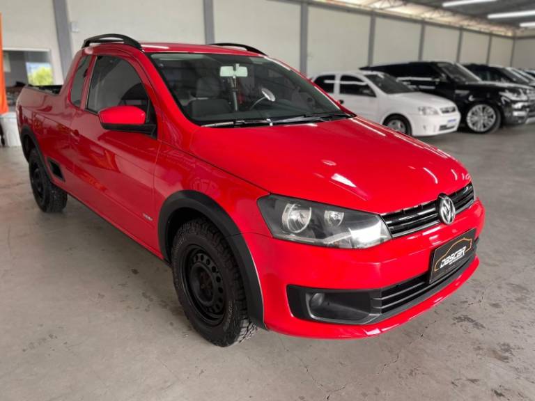 VOLKSWAGEN - SAVEIRO - 2013/2014 - Vermelha - R$ 51.900,00