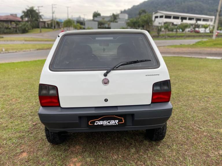 FIAT - UNO - 2013/2013 - Branca - R$ 30.900,00