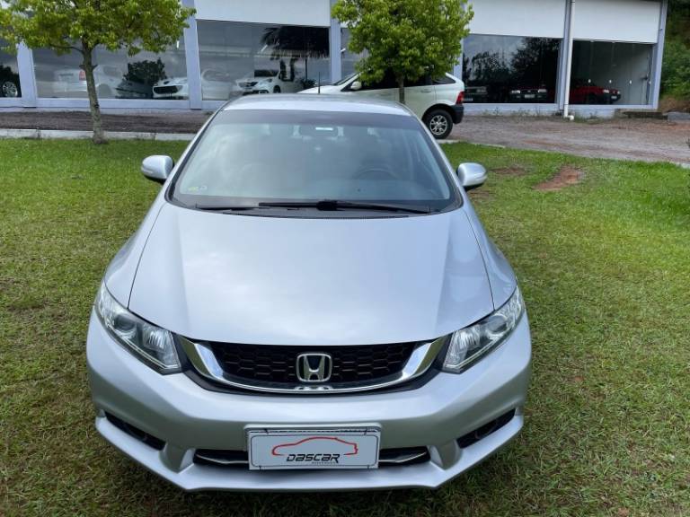HONDA - CIVIC - 2014/2015 - Prata - R$ 82.900,00