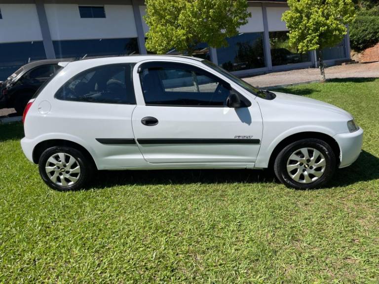 CHEVROLET - CELTA - 2004/2005 - Branca - R$ 16.900,00