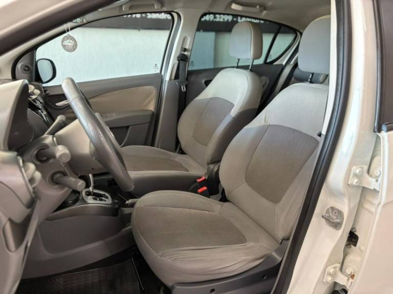FIAT - PALIO - 2012/2013 - Branca - R$ 37.900,00