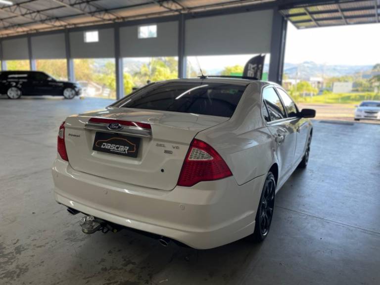 FORD - FUSION - 2011/2012 - Branca - R$ 52.900,00