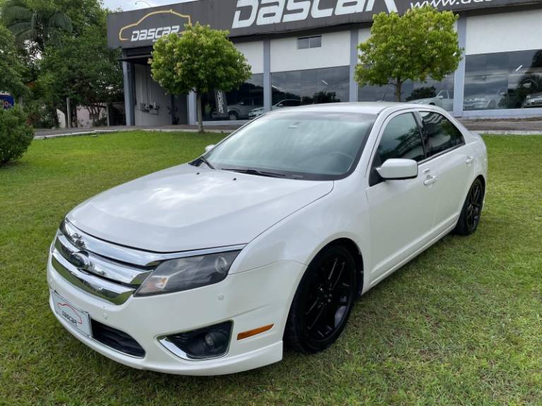 FORD - FUSION - 2011/2012 - Branca - R$ 49.900,00