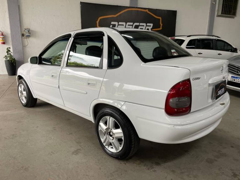 CHEVROLET - CORSA - 2002/2003 - Branca - R$ 23.900,00