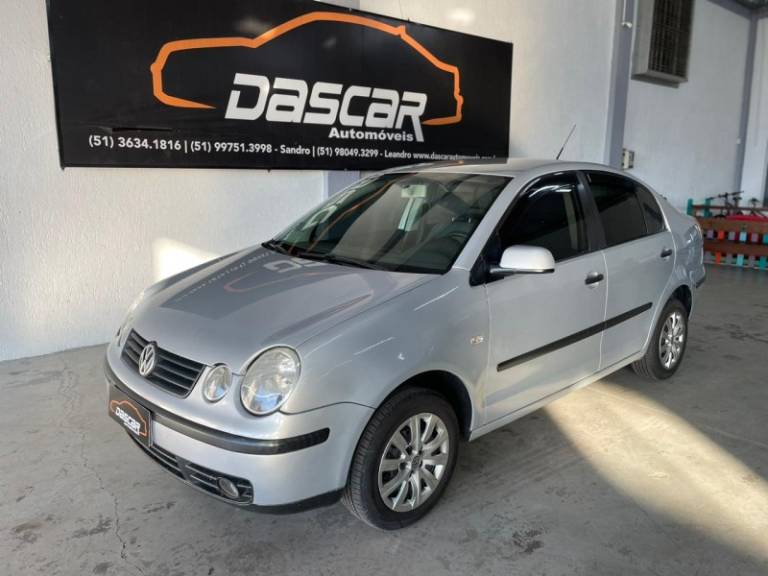 VOLKSWAGEN - POLO - 2004/2004 - Prata - R$ 26.900,00