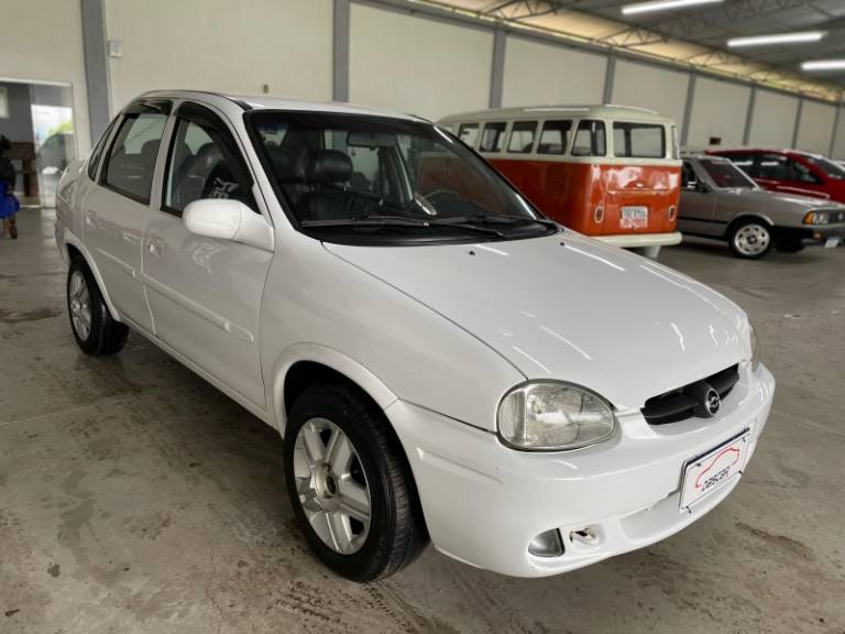 CHEVROLET - CORSA - 2002/2003 - Branca - R$ 21.900,00