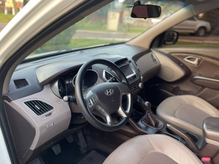 HYUNDAI - IX35 - 2011/2012 - Branca - R$ 65.900,00