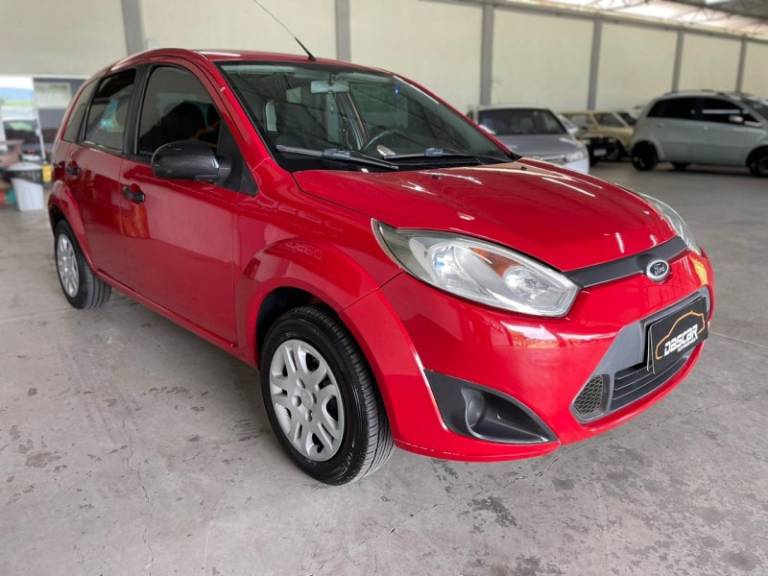 FORD - FIESTA - 2010/2011 - Vermelha - R$ 22.900,00