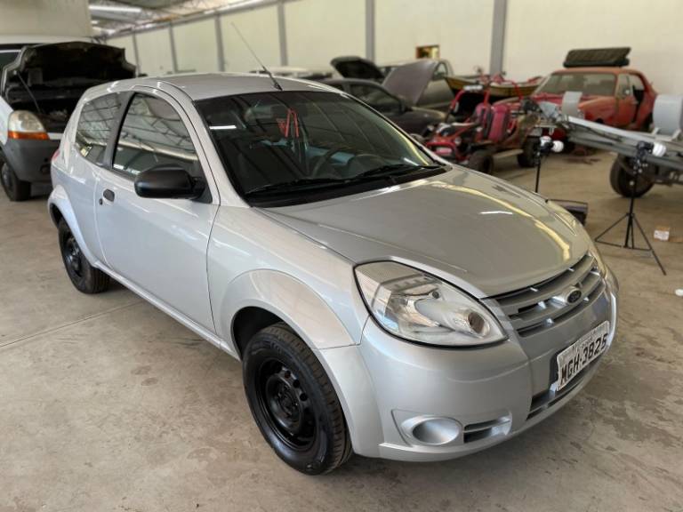 FORD - KA - 2009/2009 - Prata - R$ 21.900,00