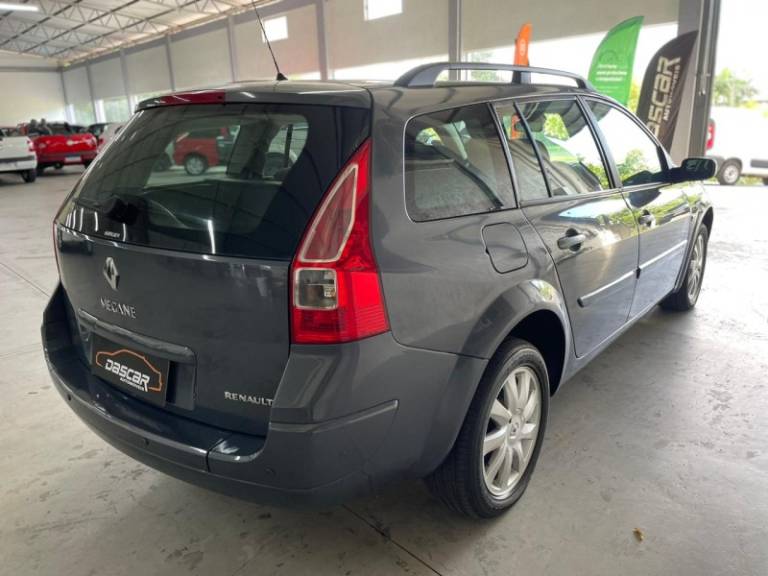 RENAULT - MÉGANE - 2011/2011 - Cinza - R$ 33.900,00