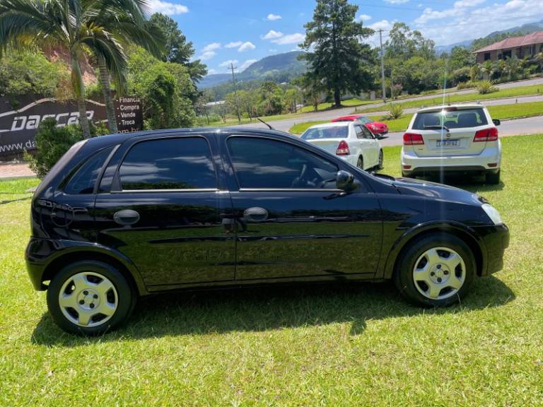 CHEVROLET - CORSA - 2012/2012 - Preta - R$ 35.900,00