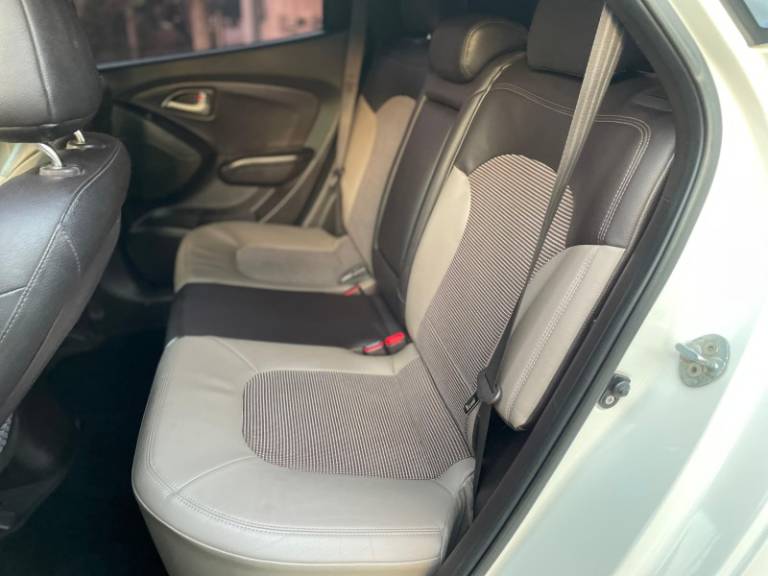 HYUNDAI - IX35 - 2011/2012 - Branca - R$ 65.900,00