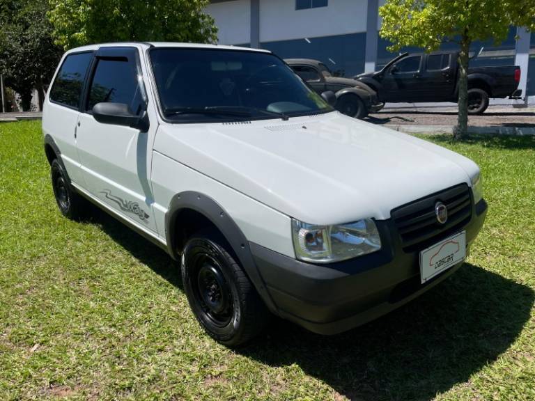 FIAT - UNO - 2013/2013 - Branca - R$ 26.900,00