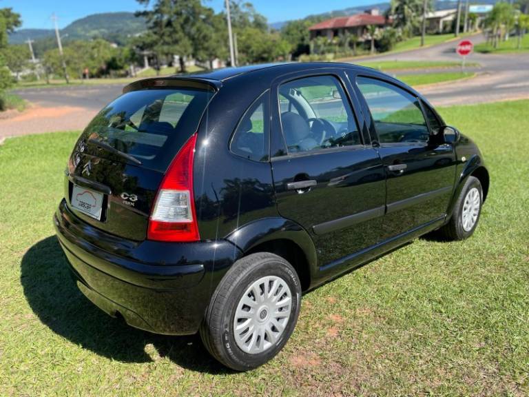 CITROËN - C3 - 2009/2010 - Preta - R$ 25.900,00