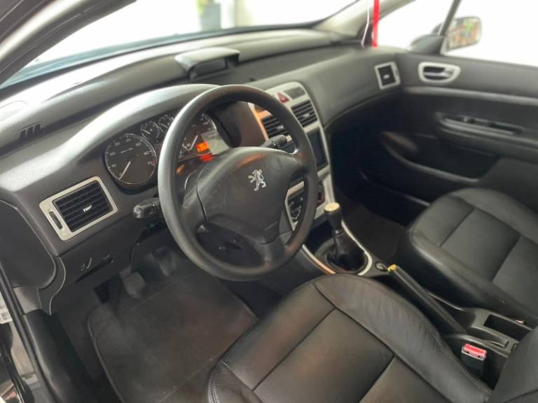 PEUGEOT - 307 - 2008/2009 - Preta - R$ 27.900,00
