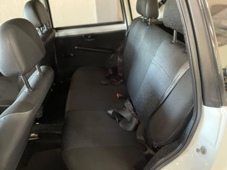 FIAT - UNO - 2009/2010 - Branca - R$ 30.900,00