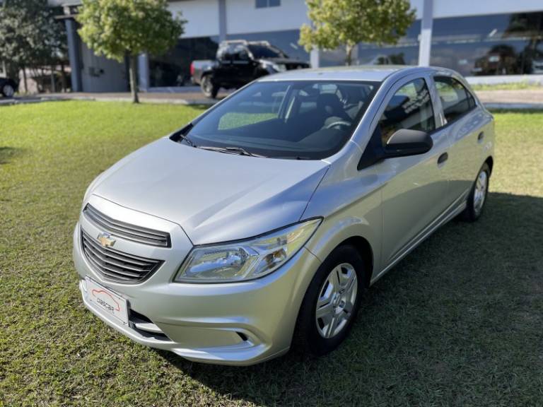 CHEVROLET - ONIX - 2018/2018 - Prata - R$ 48.900,00