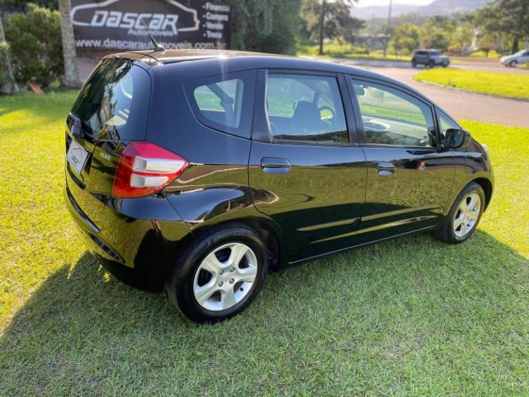 HONDA - FIT - 2010/2010 - Preta - R$ 41.900,00