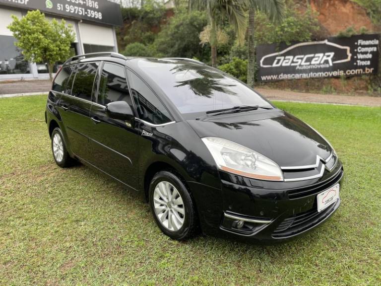 CITROËN - C4 PICASSO - 2008/2009 - Preta - R$ 33.900,00