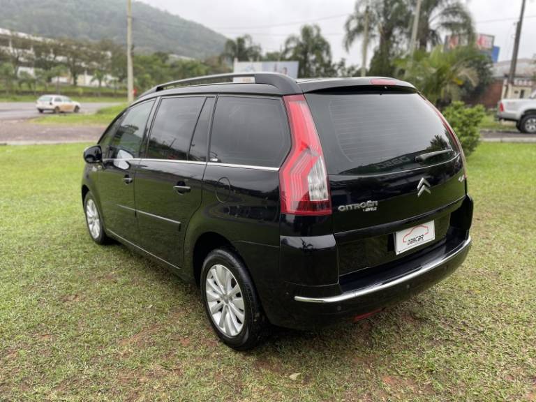 CITROËN - C4 PICASSO - 2008/2009 - Preta - R$ 33.900,00