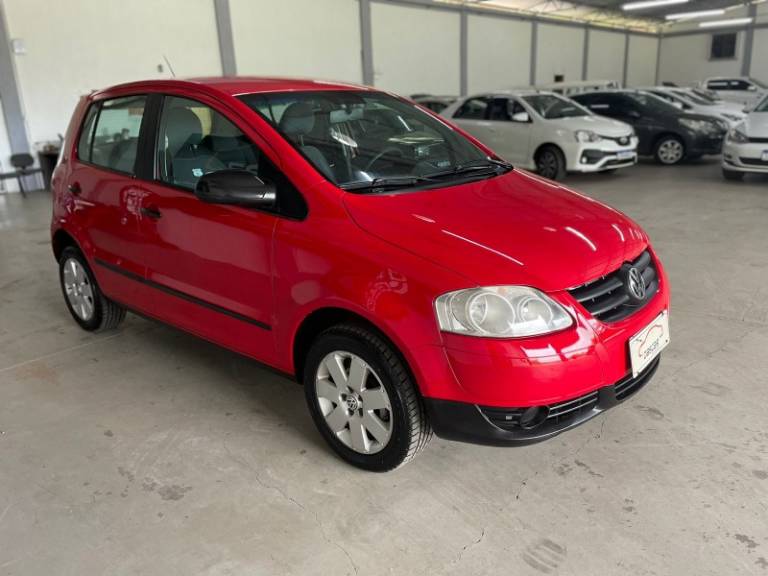 VOLKSWAGEN - FOX - 2009/2010 - Vermelha - R$ 35.900,00