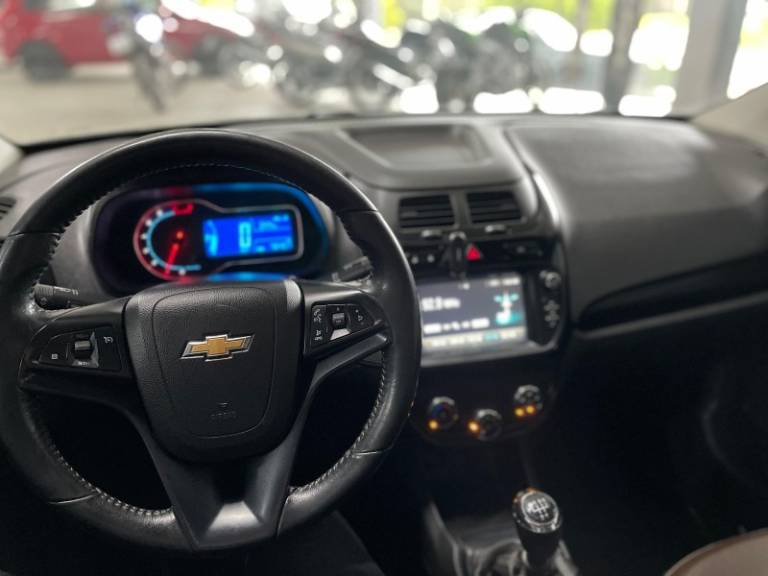 CHEVROLET - COBALT - 2016/2016 - Branca - R$ 53.900,00