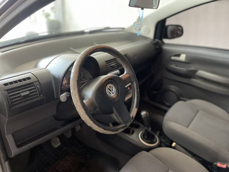 VOLKSWAGEN - FOX - 2008/2009 - Prata - R$ 30.900,00