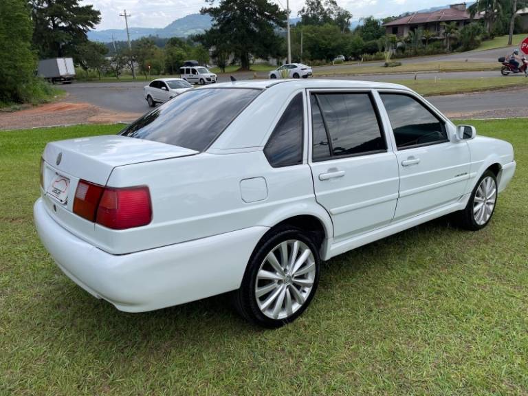VOLKSWAGEN - SANTANA - 1999/2000 - Branca - R$ 21.900,00