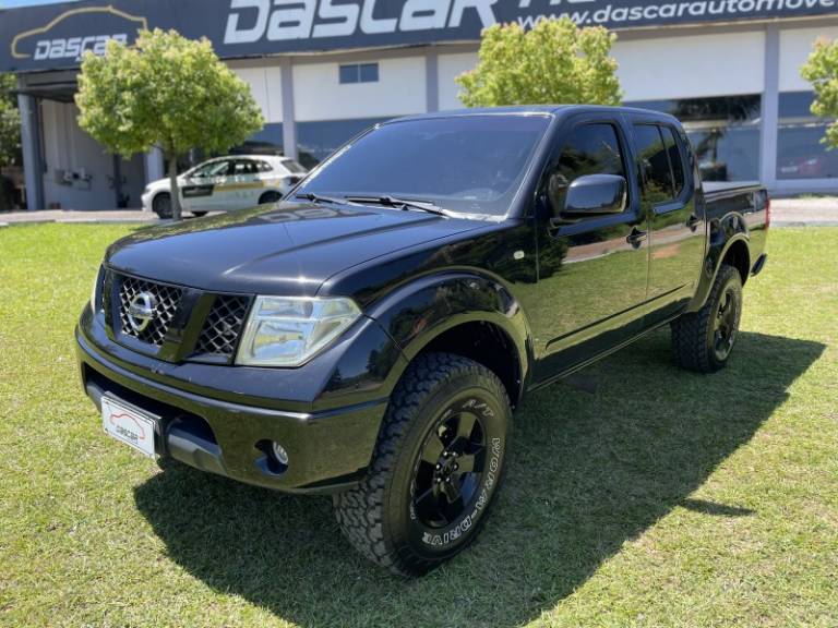 NISSAN - FRONTIER - 2009/2010 - Preta - R$ 102.900,00