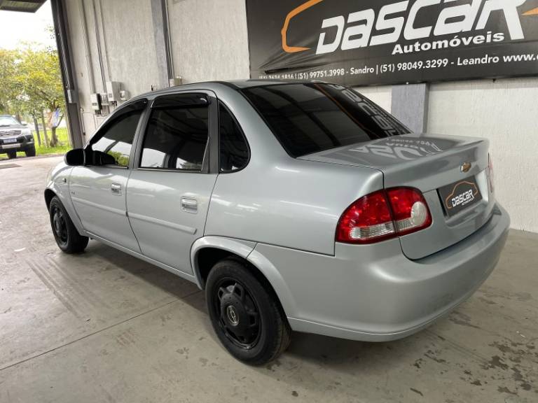 CHEVROLET - CLASSIC - 2010/2011 - Prata - R$ 30.900,00
