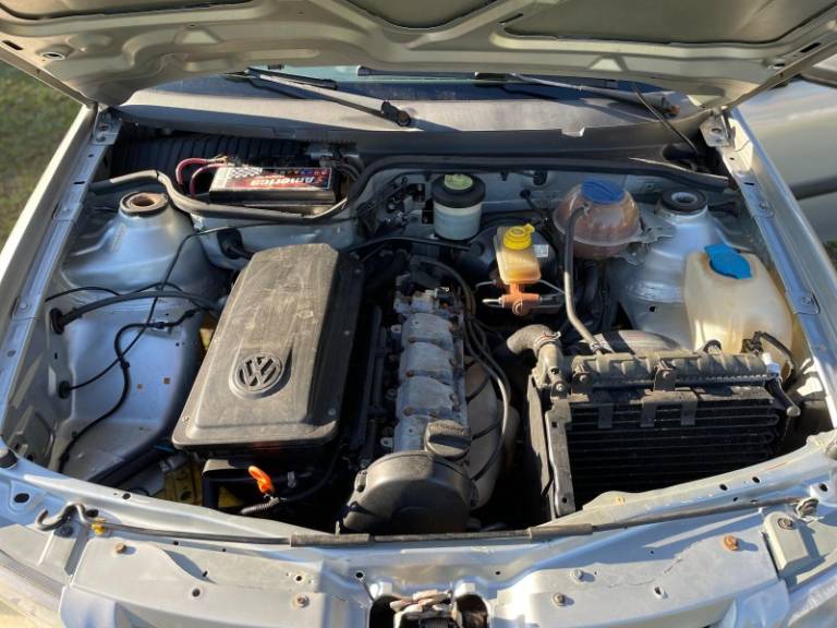 VOLKSWAGEN - GOL - 2008/2008 - Prata - R$ 18.900,00