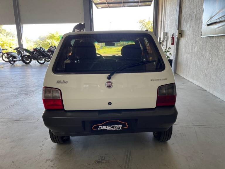 FIAT - UNO - 2009/2010 - Branca - R$ 30.900,00