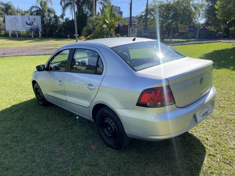 VOLKSWAGEN - VOYAGE - 2010/2011 - Prata - R$ 34.900,00