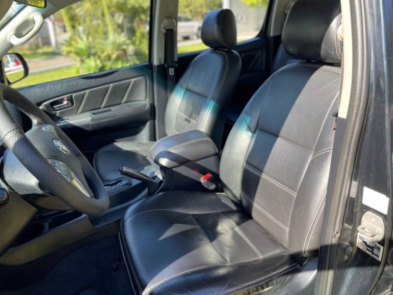 TOYOTA - HILUX - 2014/2014 - Azul - R$ 138.900,00