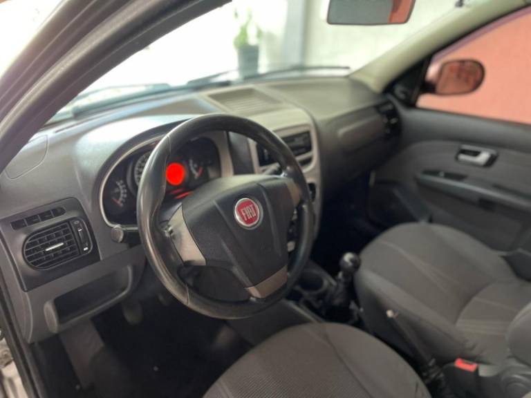 FIAT - PALIO - 2012/2013 - Prata - R$ 42.900,00