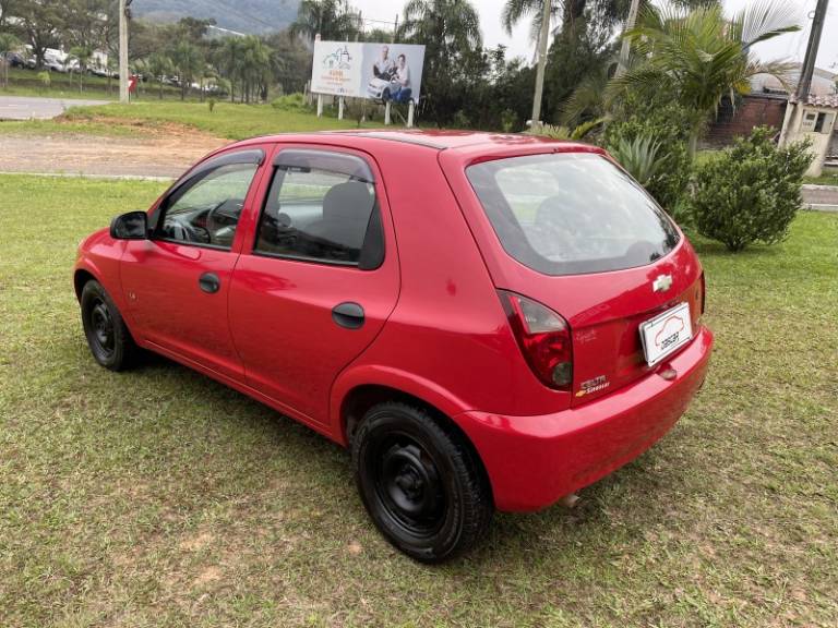 CHEVROLET - CELTA - 2011/2012 - Vermelha - R$ 26.900,00