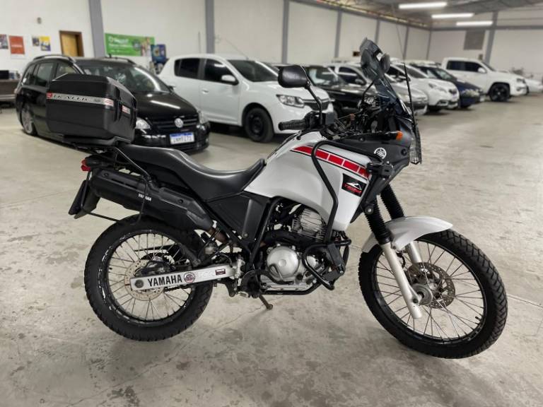 YAMAHA - XTZ 250 - 2011/2011 - Branca - R$ 15.900,00