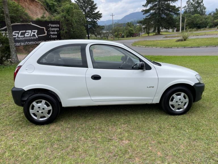 CHEVROLET - CELTA - 2010/2011 - Branca - R$ 21.900,00