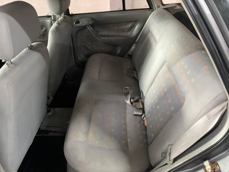 VOLKSWAGEN - GOL - 2002/2002 - Cinza - R$ 16.900,00