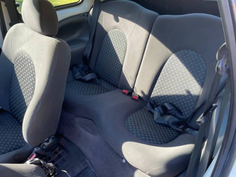 FORD - KA - 2004/2005 - Branca - R$ 20.900,00