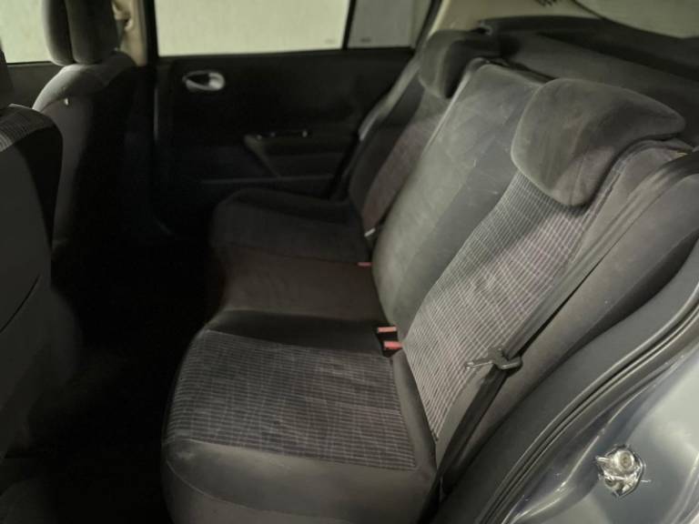 RENAULT - MÉGANE - 2009/2010 - Cinza - R$ 27.900,00