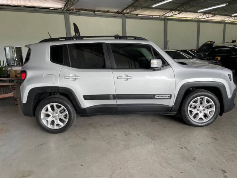 JEEP - RENEGADE - 2015/2016 - Prata - R$ 74.900,00