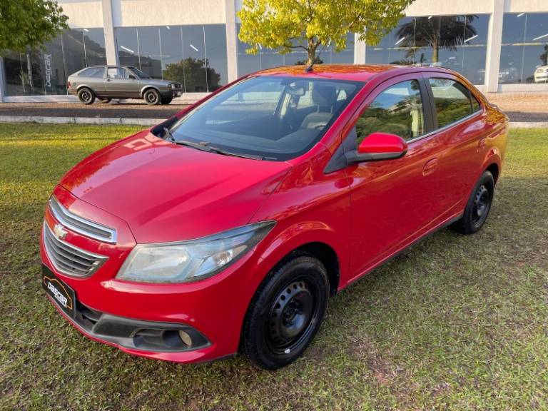 CHEVROLET - PRISMA - 2013/2013 - Vermelha - R$ 44.900,00