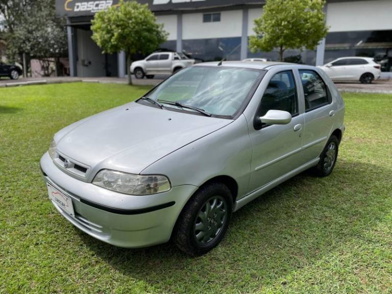 FIAT - PALIO - 2003/2004 - Prata - R$ 21.900,00