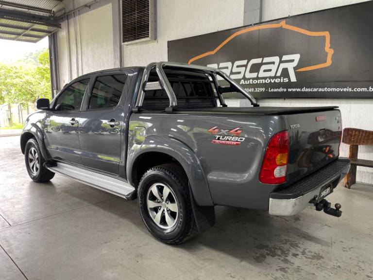 TOYOTA - HILUX - 2009/2009 - Cinza - R$ 105.900,00