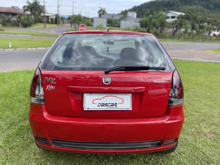 FIAT - PALIO - 2013/2013 - Vermelha - R$ 23.900,00