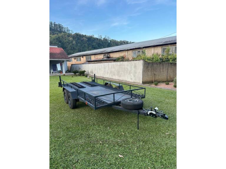 REBOQUES - VTAVTR 2 EIXOS - 2025/2025 - Preta - R$ 15.900,00