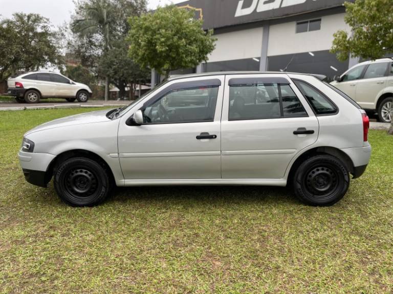 VOLKSWAGEN - GOL - 2007/2008 - Prata - R$ 27.900,00